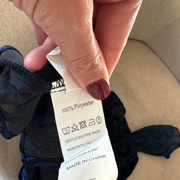 Velvet and sheet button front blouse - Picture 5 of 5